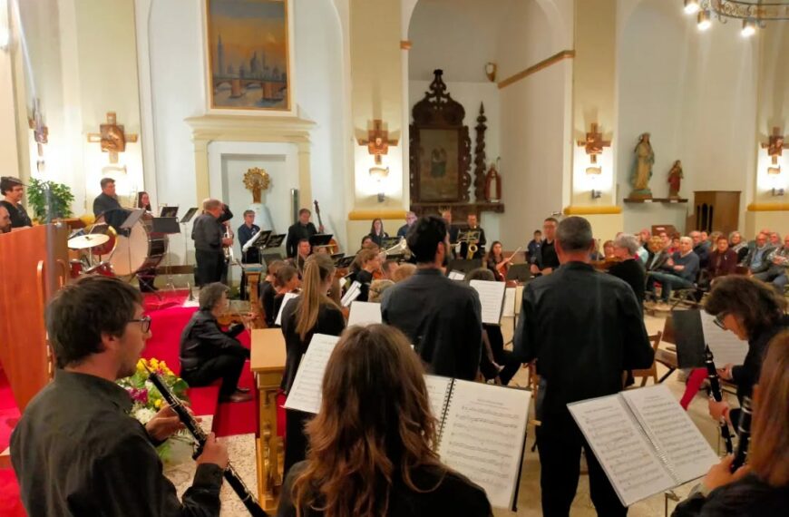 La música uneix França i la Ribagorça en la II Trobada de Bandes de Benavarri