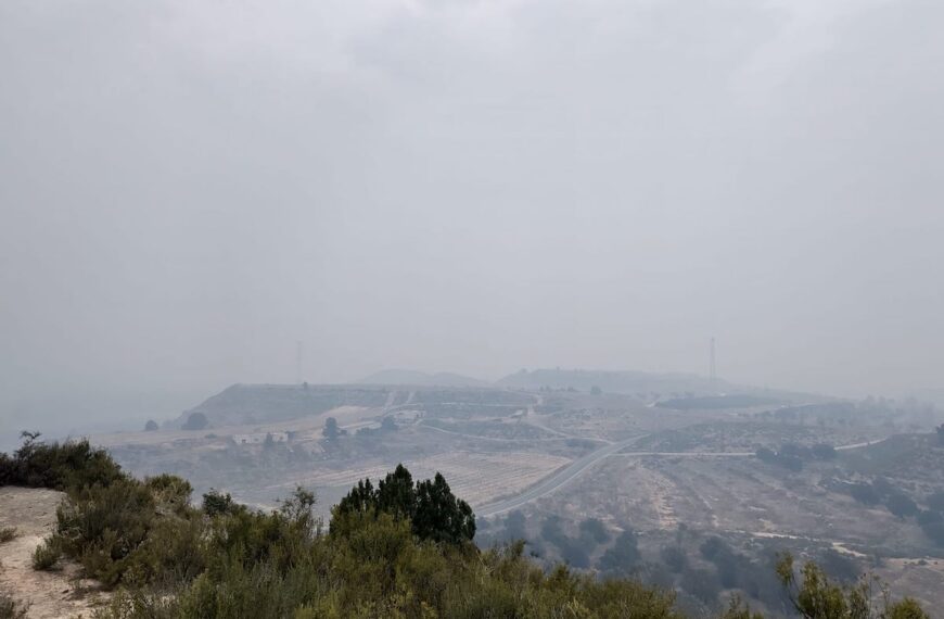 El fum del foc de la Segarra arriba a la Llitera, el Baix Cinca i el Baix Matarranya