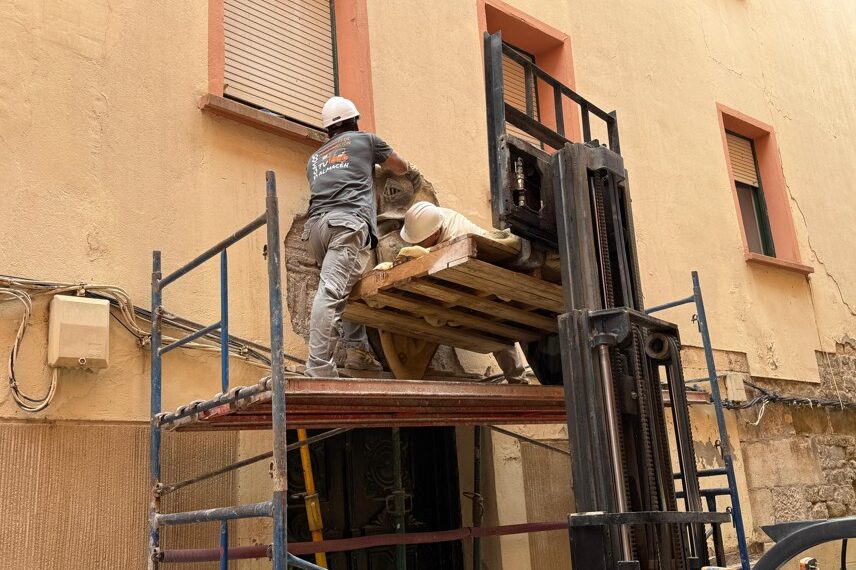 Retornen a casa Lafuerza de Fraga l’escut nobiliari arrencat el passat gener
