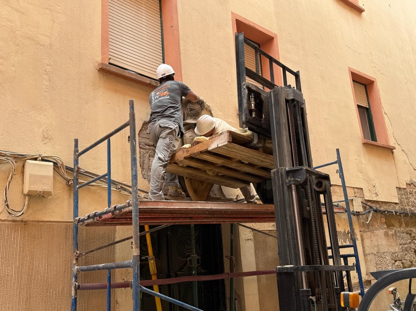 Retornen a casa Lafuerza de Fraga l’escut nobiliari arrencat el passat gener