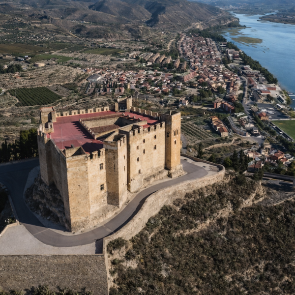 L’Ajuntament de Mequinensa aprova la compra del Castell en el pressupost de 2026