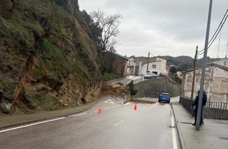 Vesins de Tamarit demanen una “actuació urgent” per les esllavissades a la via pública