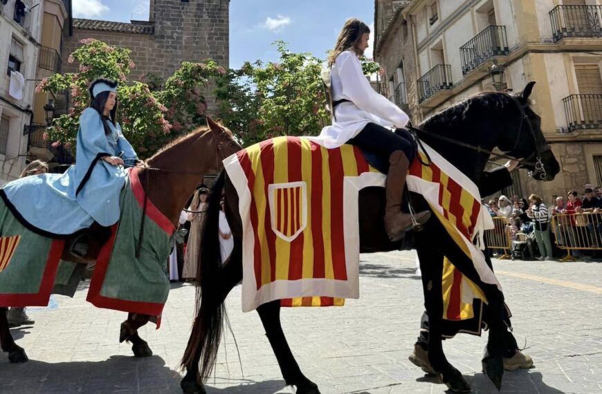 Entre llibres i roses: així s’ha viscut Sant Jordi a la Franja