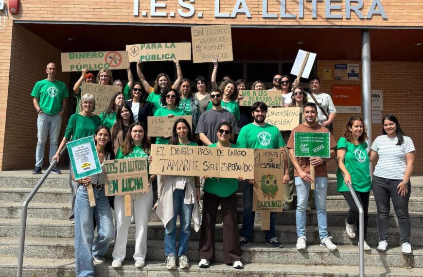 Lo professorat de l’IES La Llitera secunde la vaga educativa per un “ensenyament de qualitat”
