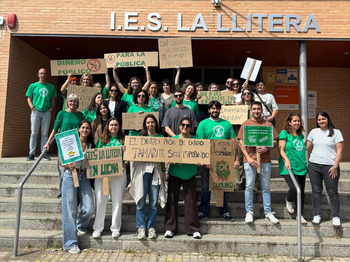 Lo professorat de l’IES La Llitera secunde la vaga educativa per un «ensenyament de qualitat»
