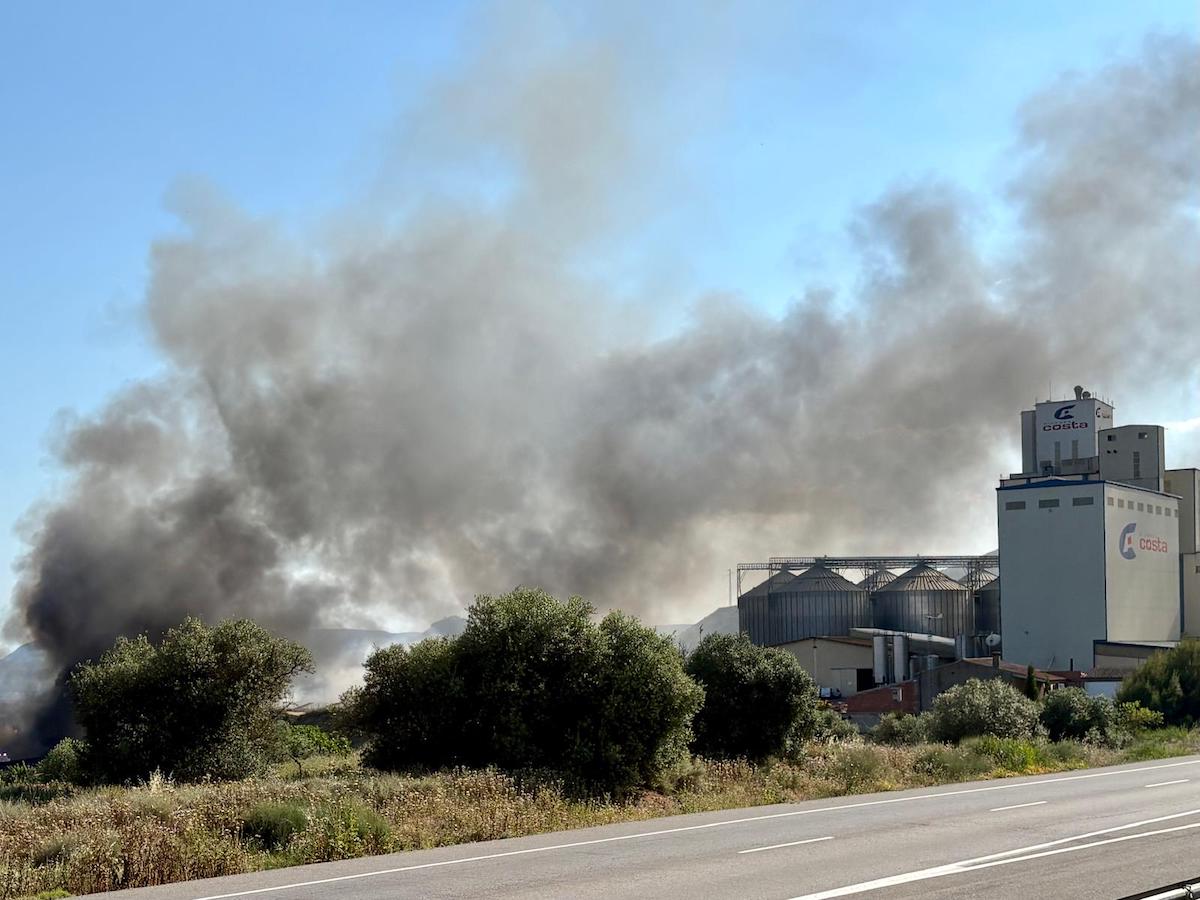 Demanen una «investigació exaustiva» per l’incendi a la planta de reciclatge de Fraga