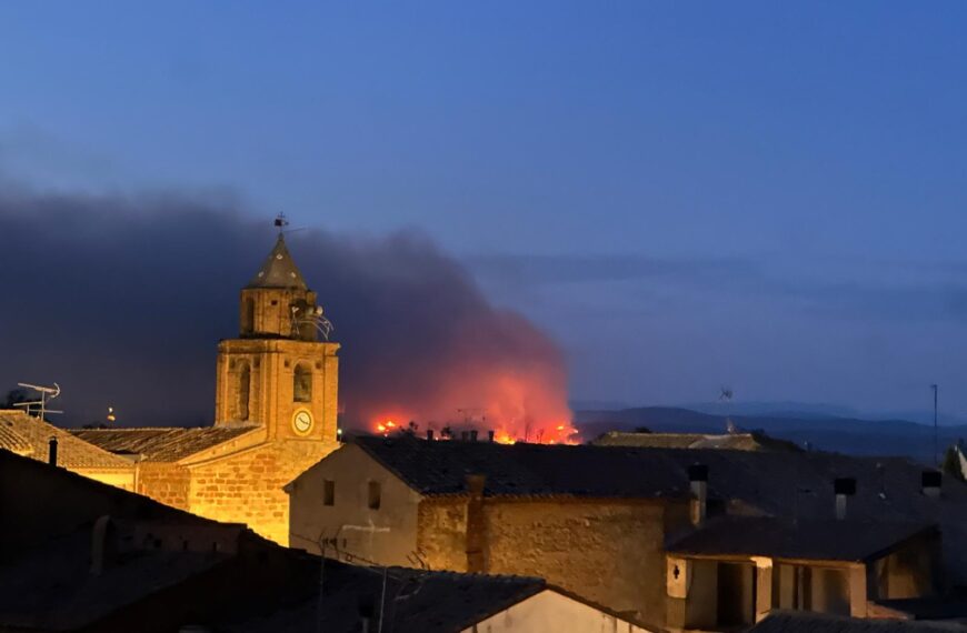 Un nou incendi entre Alcampell i Castillonroi obligue a confinar Albelda
