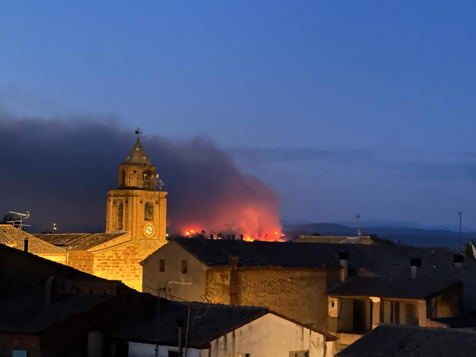 Un nou incendi entre Alcampell i Castillonroi obligue a confinar Albelda