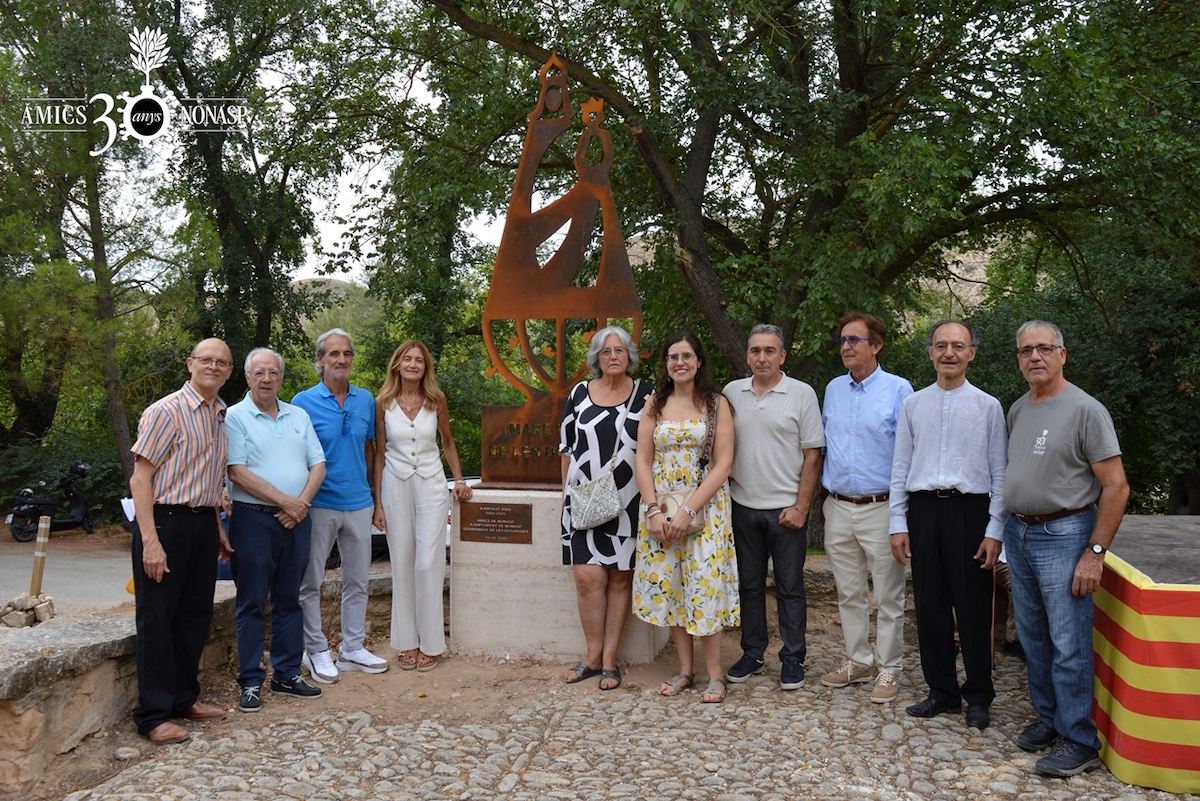 Nonasp inaugure una escultura en record a Hipòlit Solé