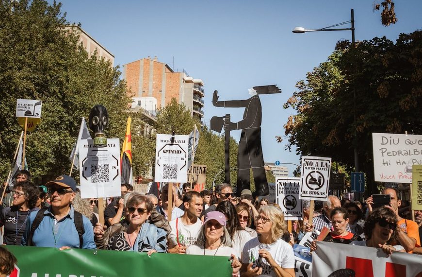 Pobles Vius s’organitze contra la destrucció del territori: ‘El món rural no està en venda’